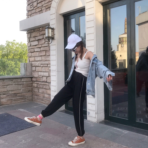 Μοντέρνα αθλητικά κομψά γυναικεία παντελόνια σε δύο χρώματα