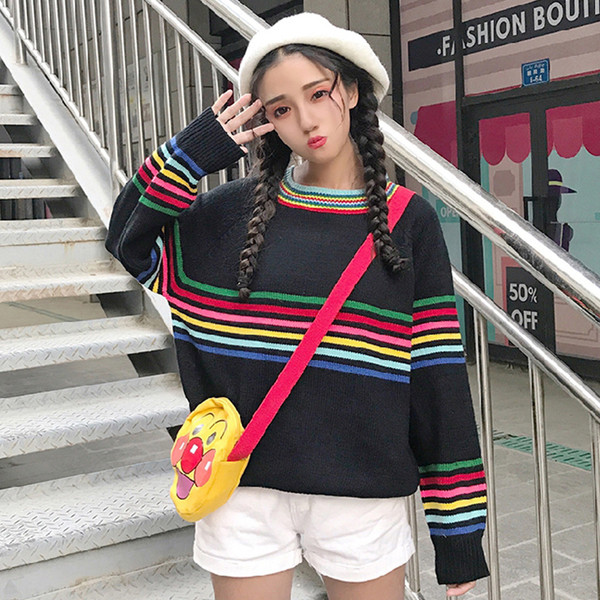 Γυναικείο πουλόβερ με χρωματιστές λωρίδες και κολάρο σε σχήμα O