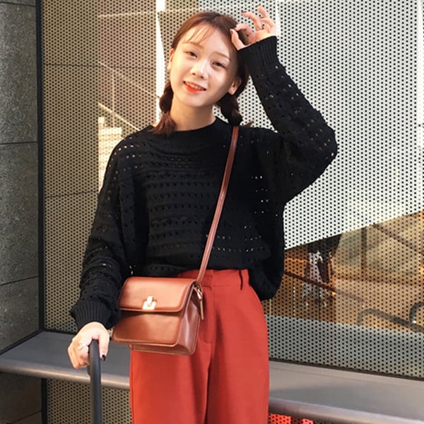 Γυναικεία πουλόβερ με κολάρο σε σχήμα Τ σε τρία χρώματα