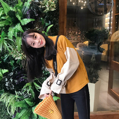 Γυναικεία μπλούζα σε ευρύ σχέδιο και σε τρία χρώματα