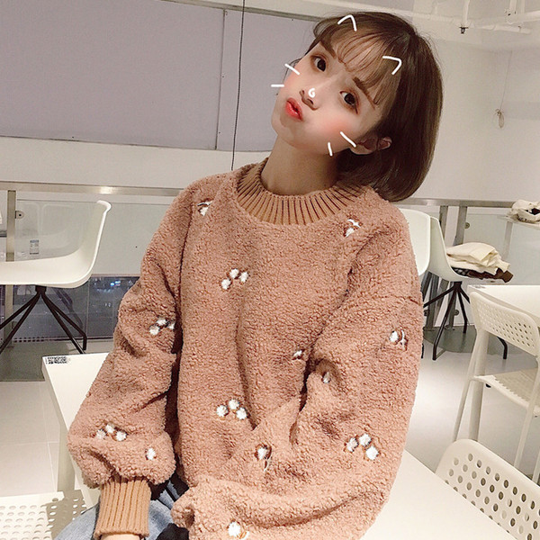 Πολύ ζεστό γυναικείο πουλόβερ με κολάρο σε σχήμα O και ευρύ σχέδιο