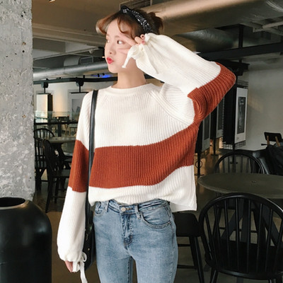 Ежедневен дамски плетен пуловер в бял цвят