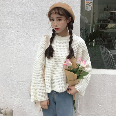 Κομψό γυναικείο πουλόβερ σε διαχωρισμένα μανίκια σε τρία χρώματα