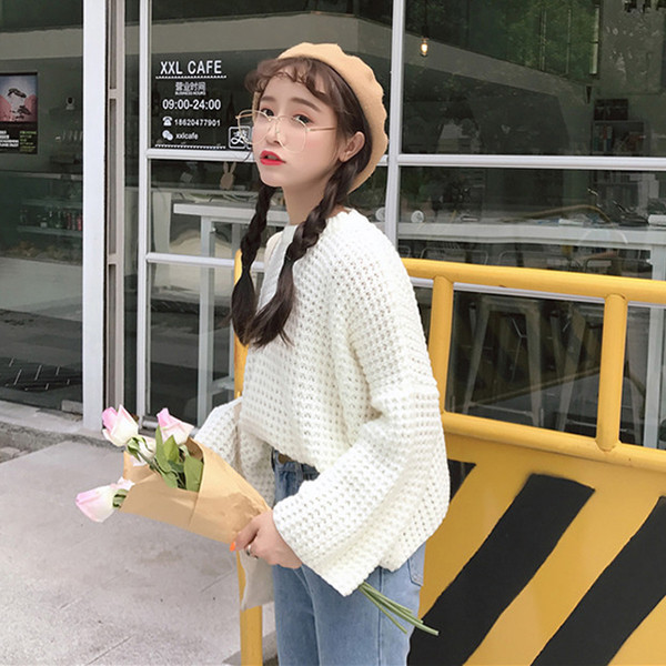 Κομψό γυναικείο πουλόβερ σε διαχωρισμένα μανίκια σε τρία χρώματα