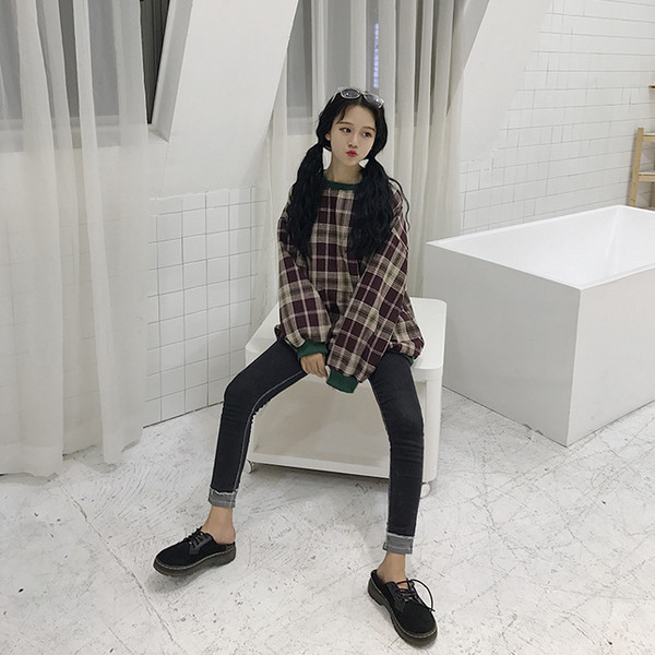 Γυναικεία αθλητική μπλούζα σε ευρύ μοτίβο