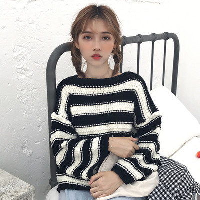 Дамски пуловер в черно-бял цвят