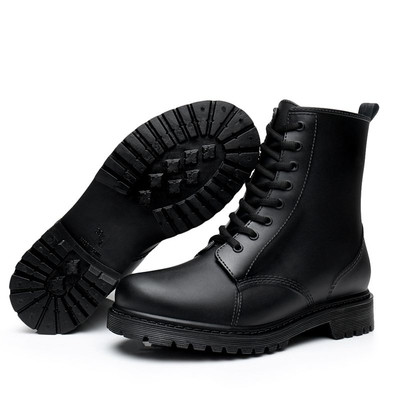 Κομψές ανδρικές και γυναικείες μπότες με ανθεκτικά χοντρά πέλματα