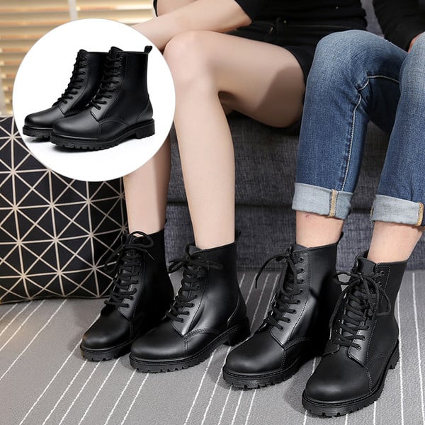 Κομψές ανδρικές και γυναικείες μπότες με ανθεκτικά χοντρά πέλματα