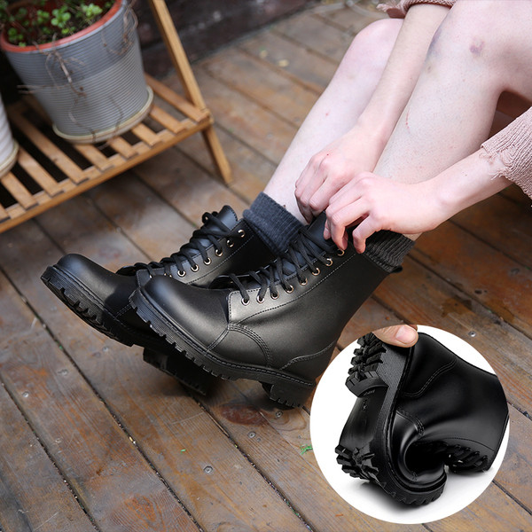 Κομψές ανδρικές και γυναικείες μπότες με ανθεκτικά χοντρά πέλματα