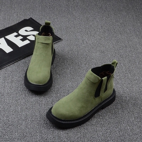 Κομψές ρετρό γυναικείες μπότες σε διάφορα χρώματα