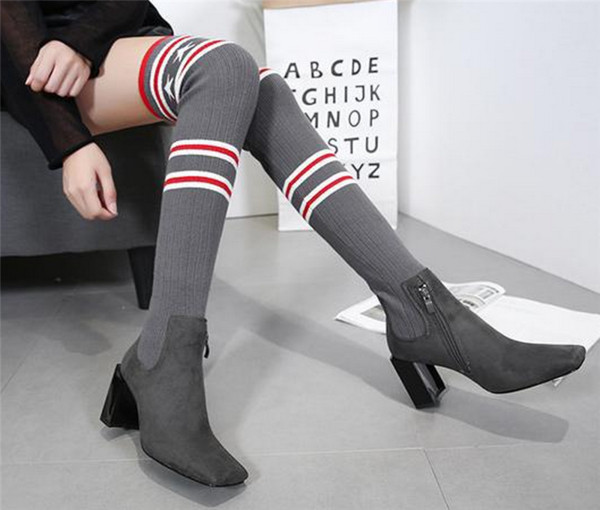 Πολύ κομψά γυναικεία παπούτσια με παχύ τακούνι με φερμουάρ και κάλτσες