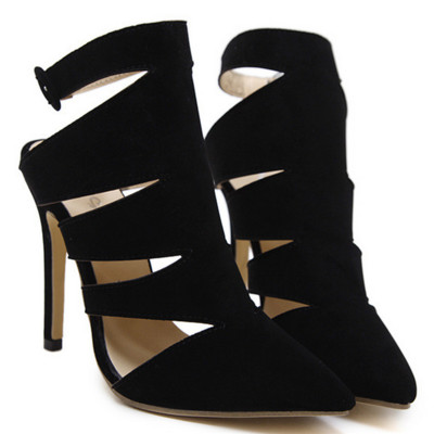 Γυναικεία παπούτσια με ψηλό τακούνι