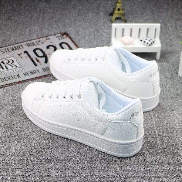 Καθαρά ανοιξιάτικα αθλητικά παπούτσια - 3 μοντέλα