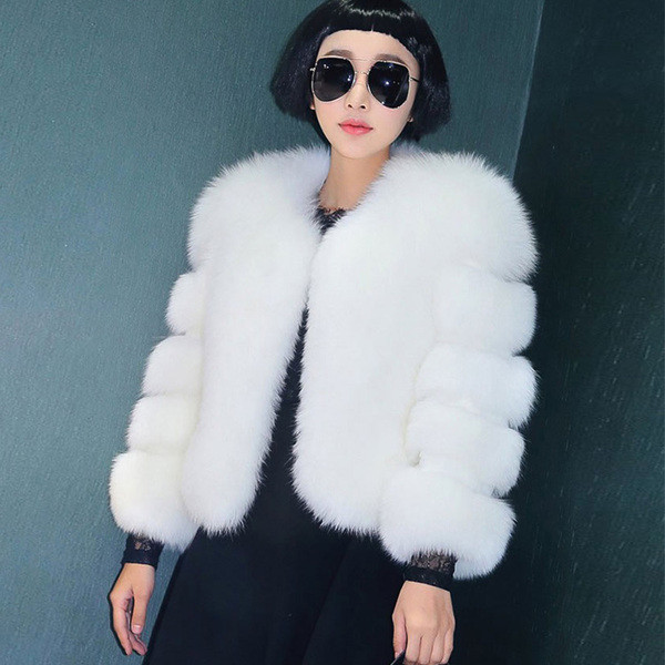 Γυναικείο παλτό με κολάρο σε σχήμα O και κομψή μαλακή γούνα