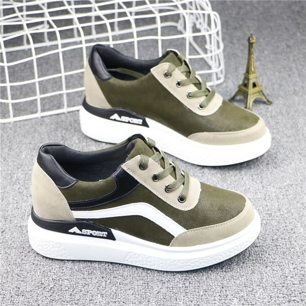 Κομψά γυναικεία παπούτσια με επίπεδη σόλα