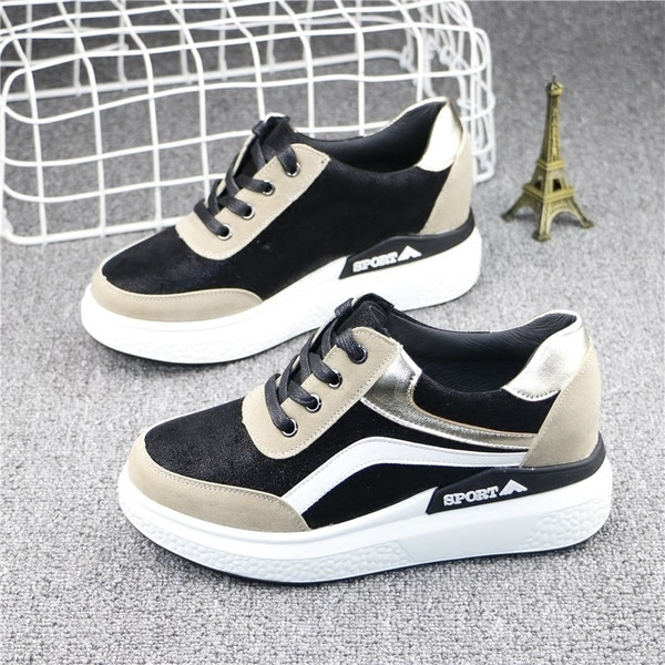 Κομψά γυναικεία παπούτσια με επίπεδη σόλα