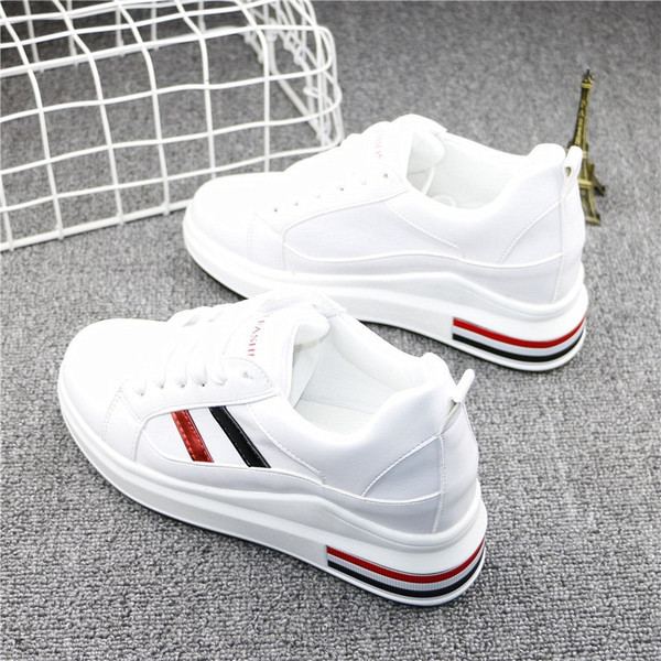 Γυναικεία αθλητικά παπούτσια  για το  φθινόπωρο - 2 σχέδια με χρωματιστές λωρίδες