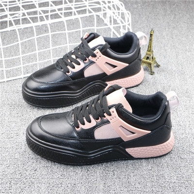 Μοντέρνα γυναικεία παπούτσια σε 3 παραλλαγές