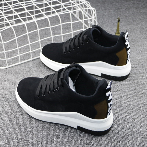 Απλά και κομψά γυναικεία αθλητικά παπούτσια - μαύρα και σκούρα πράσινα