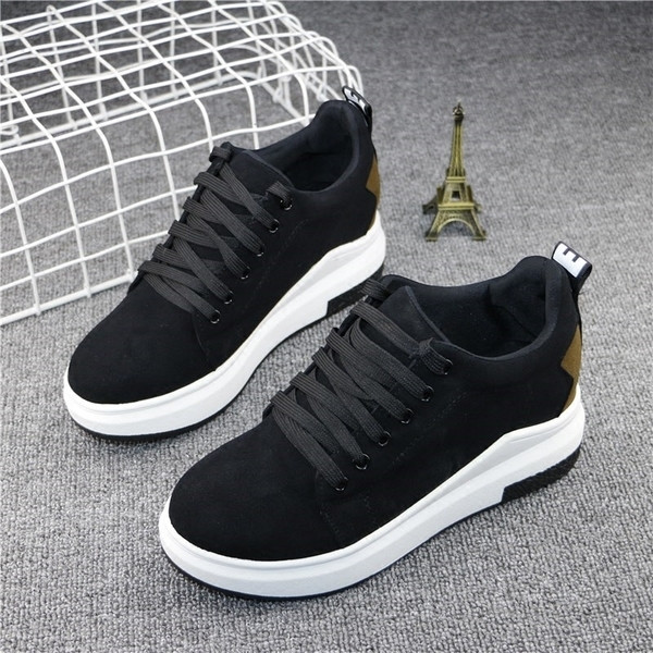 Απλά και κομψά γυναικεία αθλητικά παπούτσια - μαύρα και σκούρα πράσινα