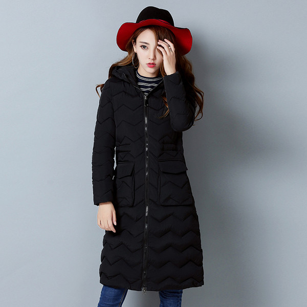 Γυναικεία μακρύ μπουφάν με κολάρο και πολύ πρακτικές μεγάλες τσέπες