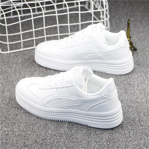 Спортни дамски обувки в няколко цветови комбинации