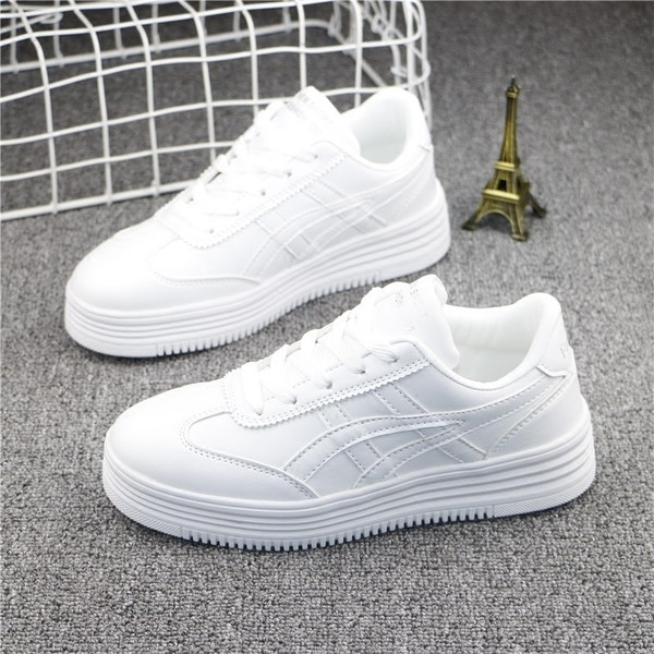 Спортни дамски обувки в няколко цветови комбинации