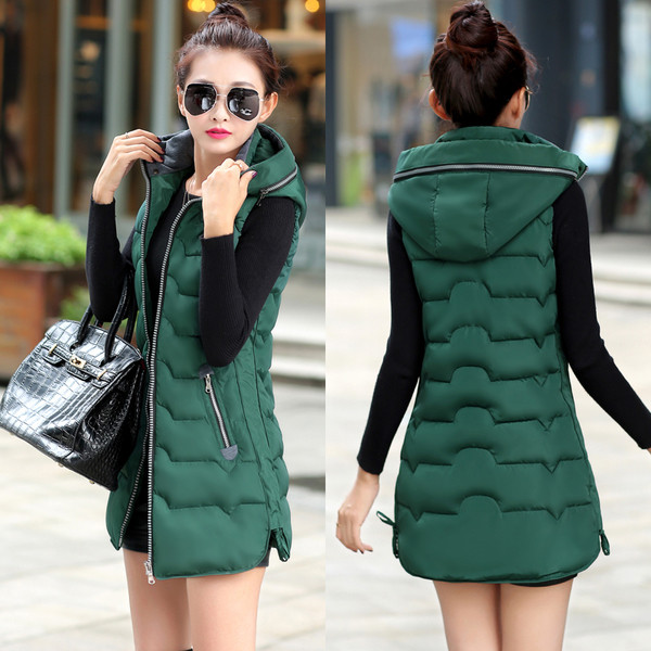 Φοβερό γυναικείο λεπτό μοντέλο γιλέκο, με ημικυκλικό κολάρο και κουκούλα