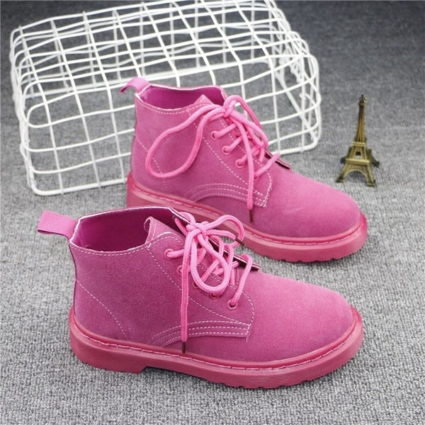 Μοναδικά γυναικεία παπούτσια σε κυκλάμινο και μαύρο χρώμα