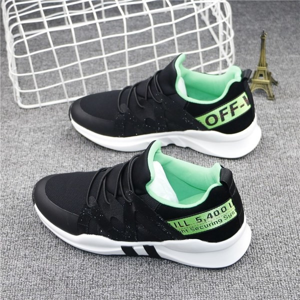 Σύγχρονα γυναικεία αθλητικά παπούτσια - αναπνεύσιμα με ενδιαφέρουσες εφαρμογές