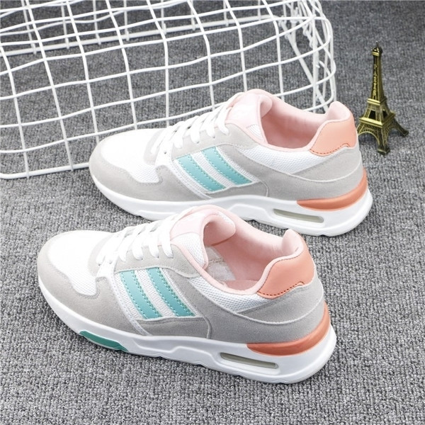 Γυναικέια μοντέλα αναπνεύσιμα παπούτσια για τρέξιμο σε ενδιαφέροντα χρώματα