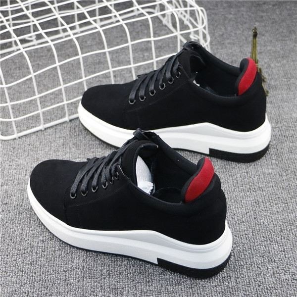 Γυναικεία αθλητικά  παπούτσια για το φθινοπώρο και το χειμώνα  σε  μαύρο και πράσινο χρώμα