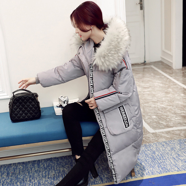 Μοντέρνό μακρύ ζεστό γυναικείο μπουφάνμε επένδυση και χνουδωτό πρακτικό γιακά