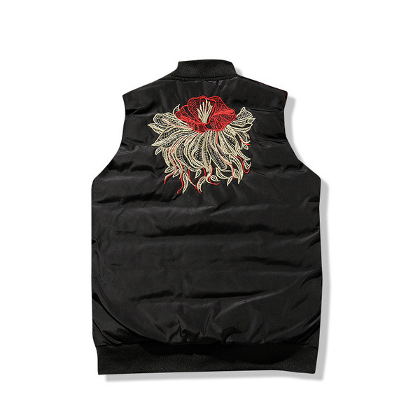 Άνετό ανδρικό ζεστό  γιλέκο με κεντήματα στην πλάτη