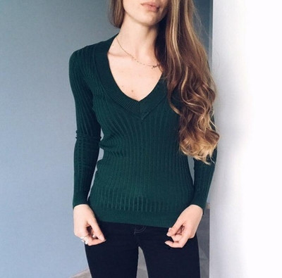 Ежедневен дамски пуловер с V-образно деколте