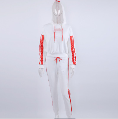 Μια απλή, πολύ άνετη αθλητική γυναικεία φόρμα σε δύο μέρη - 2 χρώματα