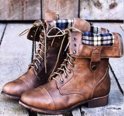 Γυναικείες  μπότες σε στυλ ρετρό  με παχύ τακούνι