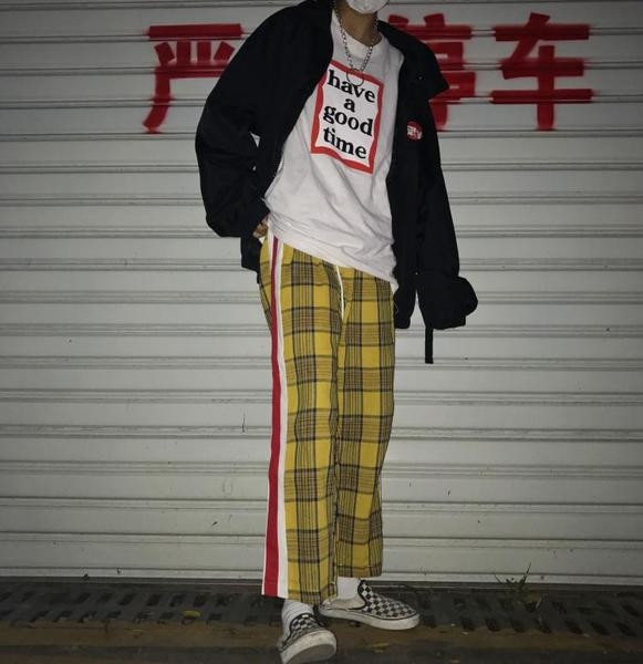 Χρωματιστά  αθλητικά παντελόνια  κατάλληλα για άνδρες και γυναίκες