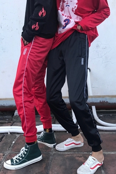 Καθημερινά αθλητικά παντελόνια για άνδρες σε τρία χρώματα