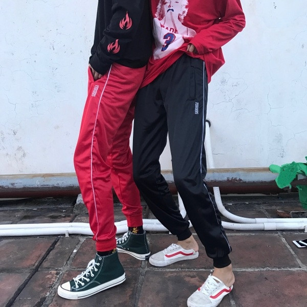 Καθημερινά αθλητικά παντελόνια για άνδρες σε τρία χρώματα