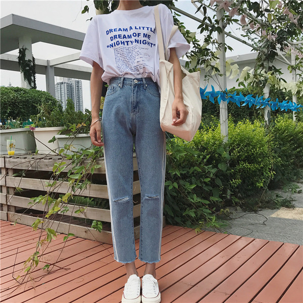 Κομψά casual  γυναικέια τζιν με υψηλή μέση και κομμένα