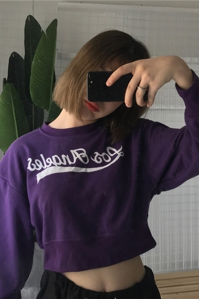 Αθλητική κοντομάνικη γυναικεία μπλούζα σε μπλε και μοβ χρώμα με επιγραφή