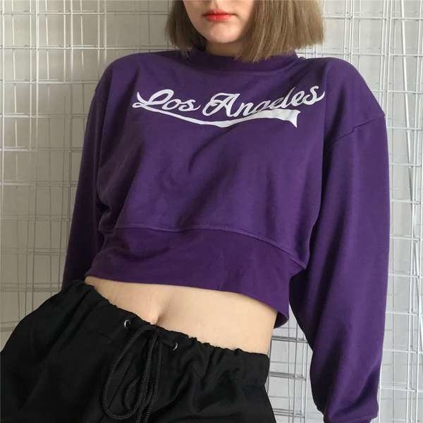 Αθλητική κοντομάνικη γυναικεία μπλούζα σε μπλε και μοβ χρώμα με επιγραφή