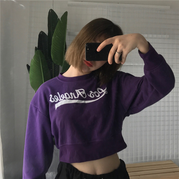 Αθλητική κοντομάνικη γυναικεία μπλούζα σε μπλε και μοβ χρώμα με επιγραφή