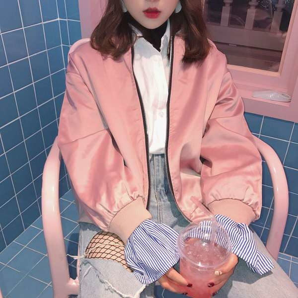 Γυναικείο μπουφάν για το  φθινοπώρου σε ροζ και μαύρο χρώμα