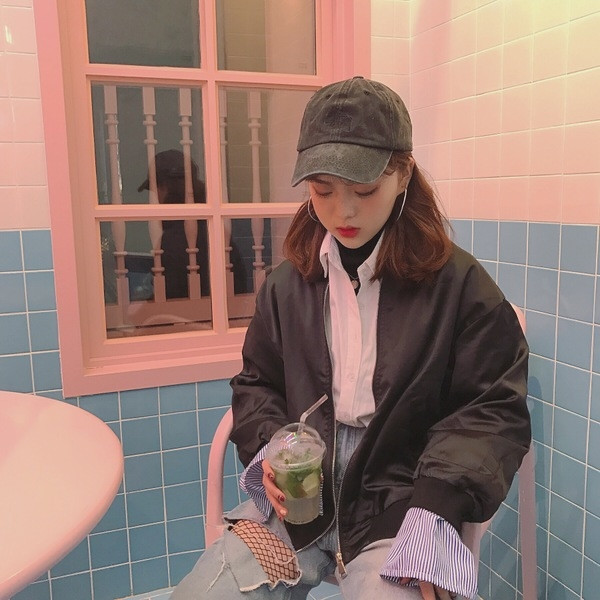 Γυναικείο μπουφάν για το  φθινοπώρου σε ροζ και μαύρο χρώμα