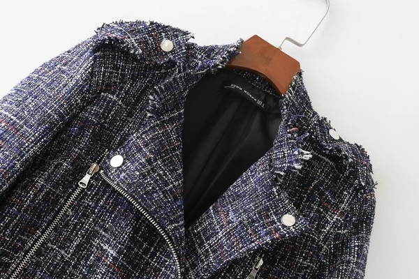 Κομψό γυναικείο μπουφάν για το  φθινοπώρο σε στυλ ρετρό