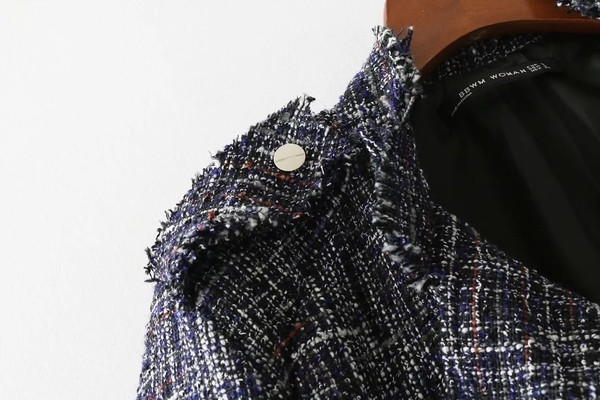 Κομψό γυναικείο μπουφάν για το  φθινοπώρο σε στυλ ρετρό