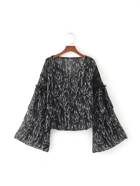 Κομψή  γυναικεία μπλούζα με κομμένα μανίκια