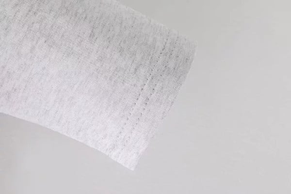 Γυναικεία μπλούζα με floral μοτίβα στα μανίκια